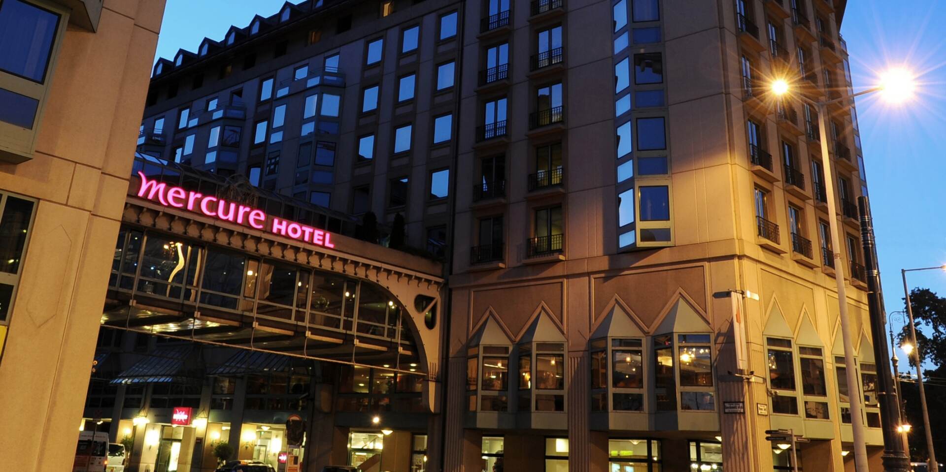 https://regio10.hu/wp-content/uploads/2026/03/Mercure_Budapest_Korona_-_Aussenansicht__c__Mercure_Budapest_Korona.jpg